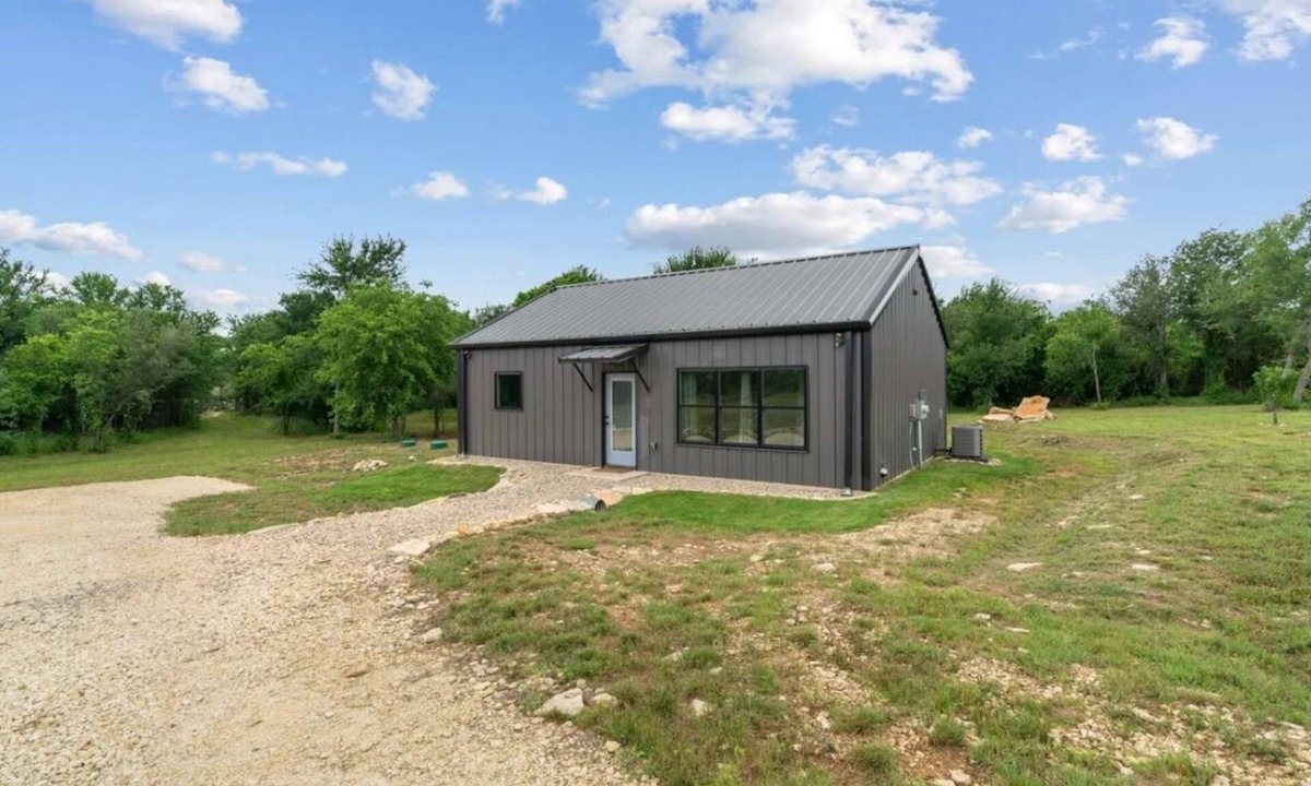 Morgan Mill House | Quiet Ranch Home