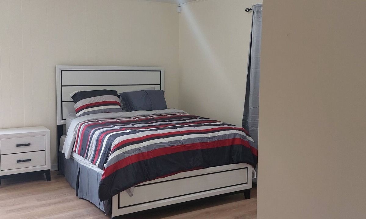 Southampton House | Quiet Redlion