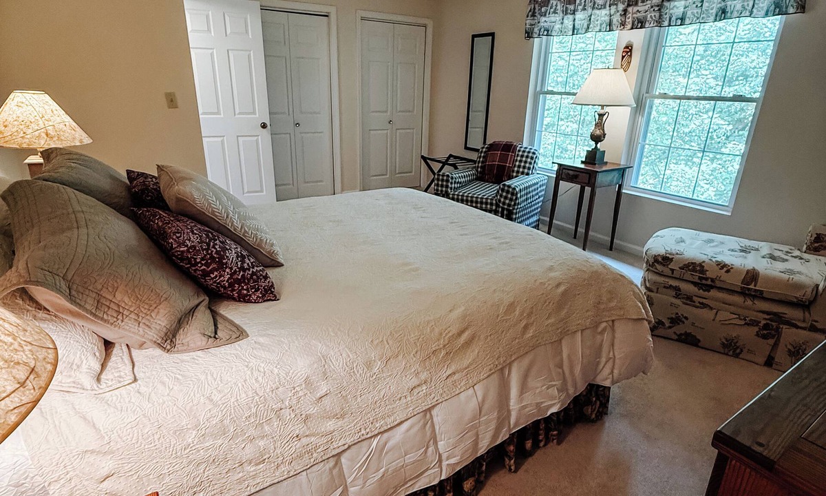 Stuart House | Quiet & Relaxing Mountain Retreat: 3BR/2.5BA Steps From Town of Stuart