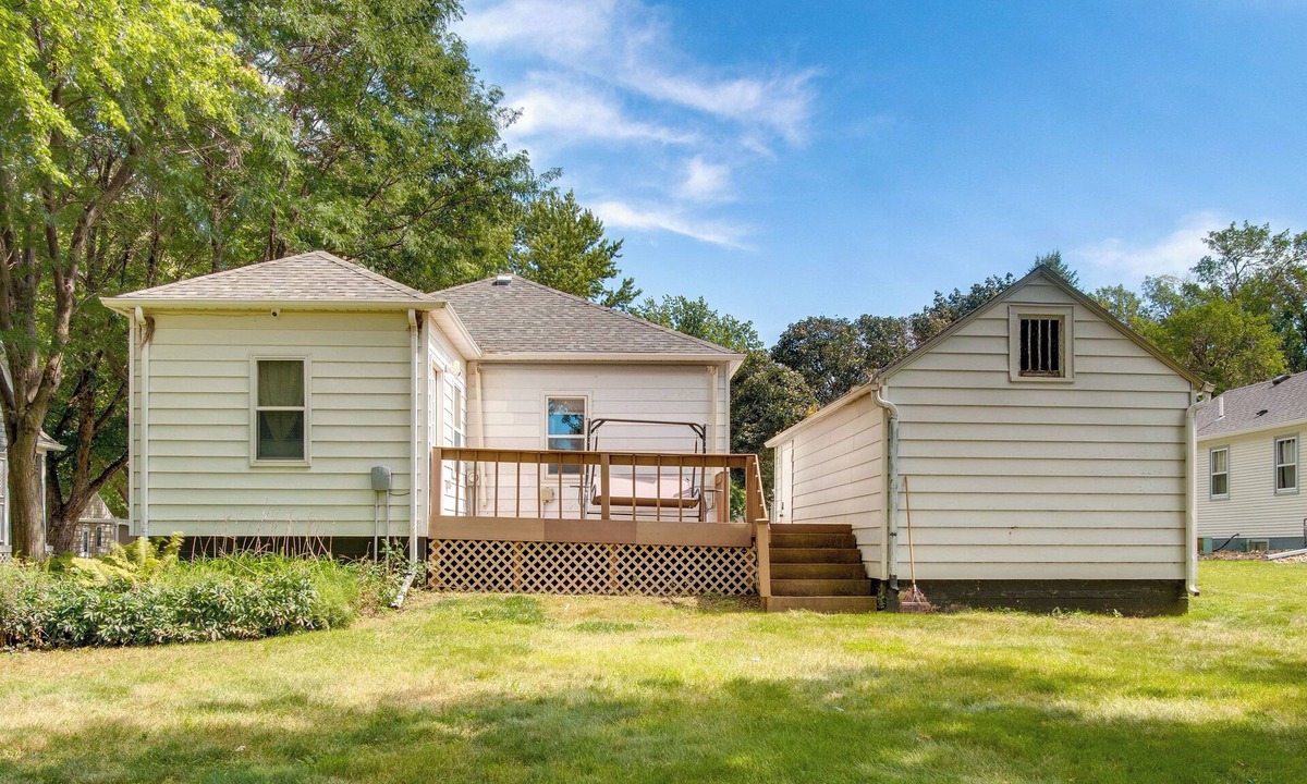 Rock Rapids House | Quiet Rock Rapids Home w/Deck & Large Yard
