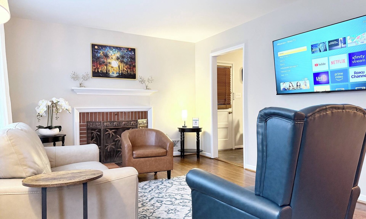 Frederick House | Quiet, Safe Nest-Minutes to Everything