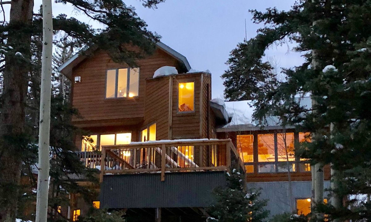 Telluride House | Quiet, Secluded, Spacious Home w/Hot Tub and Fire Table