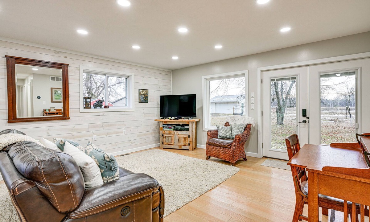 Elwell House | Quiet Shepherd Home: Near CMU Campus!