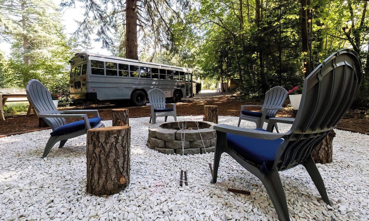 Erlands Point-Kitsap Lake House | Quiet Skoolie in the Woods