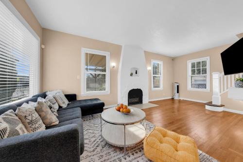 Oakland House | Quiet & Spacious 3BR Oakland House