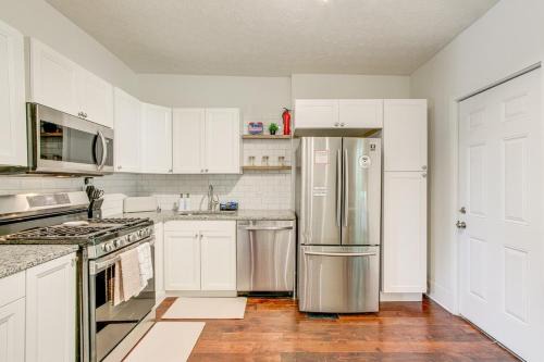 Columbus House | Quiet & Spacious Home Near Downtown