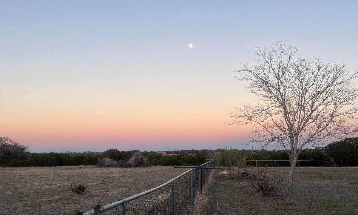 Lometa RV Rental | Quiet & Spacious Nature Retreat with Open Skies in TX Hill Country