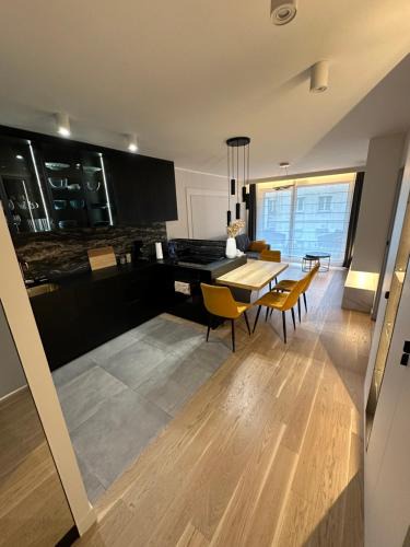 Issy-les-Moulineaux Apartment | Quiet stay near Paris Expo Porte de Versailles