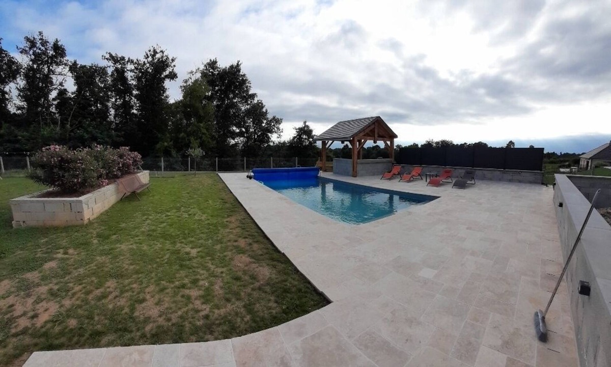 Sainte-Fereole Apartment | Quiet studio