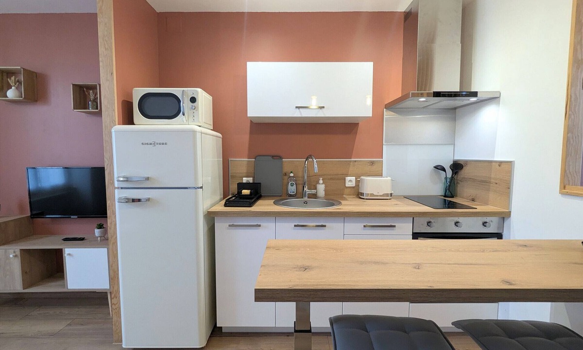 Chateauroux Apartment | Quiet studio in central Châteauroux with parking