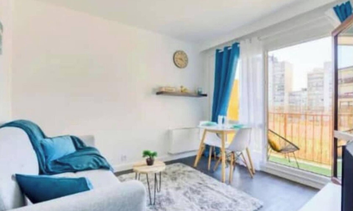 Rosny-sous-Bois Apartment | Quiet studio in Rosny - RER E, Paris 15 min