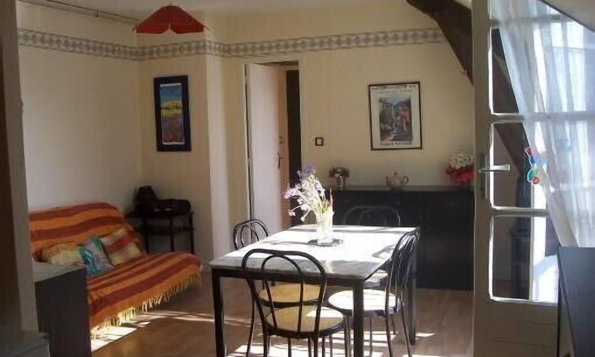 Bagneres-de-Bigorre Apartment | Quiet sunny apartment near the spa town center
