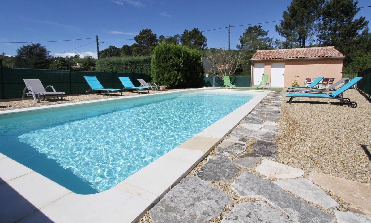 Salavas Cottage | Quiet surrounded by nature, heated pool - Gîte Le tournesol