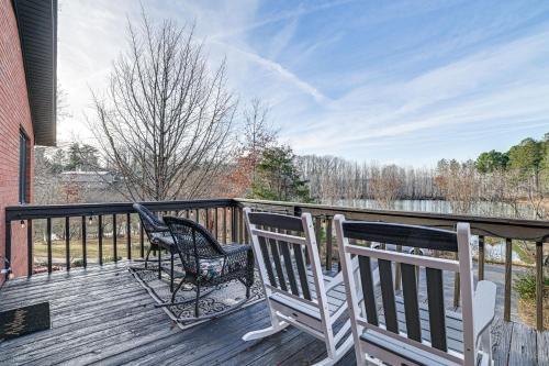 Paris House | Quiet Tennessee Getaway ~ 12 Mi to Kentucky Lake!