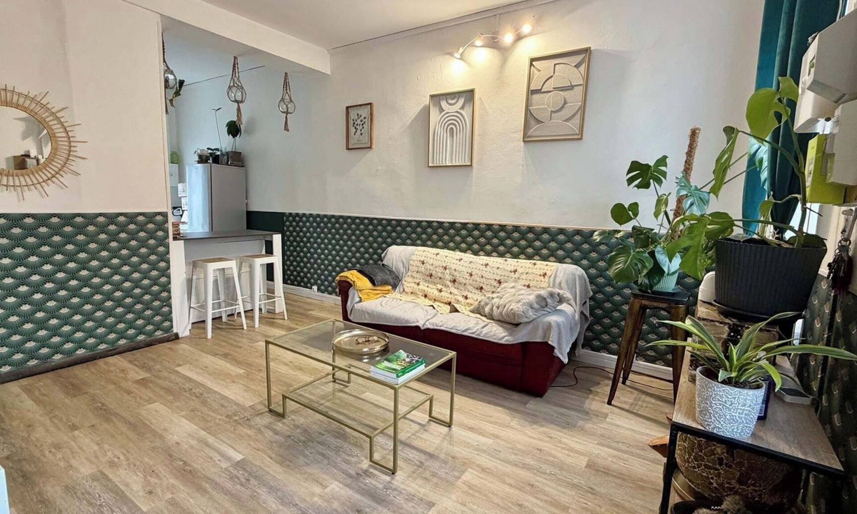 Somain House | Quiet town house
