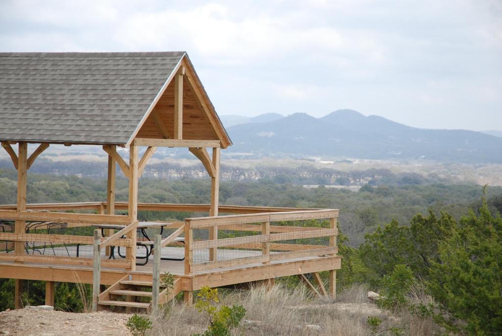 Utopia House | Quiet Utopia Cabin with Deck and Mountain Views!