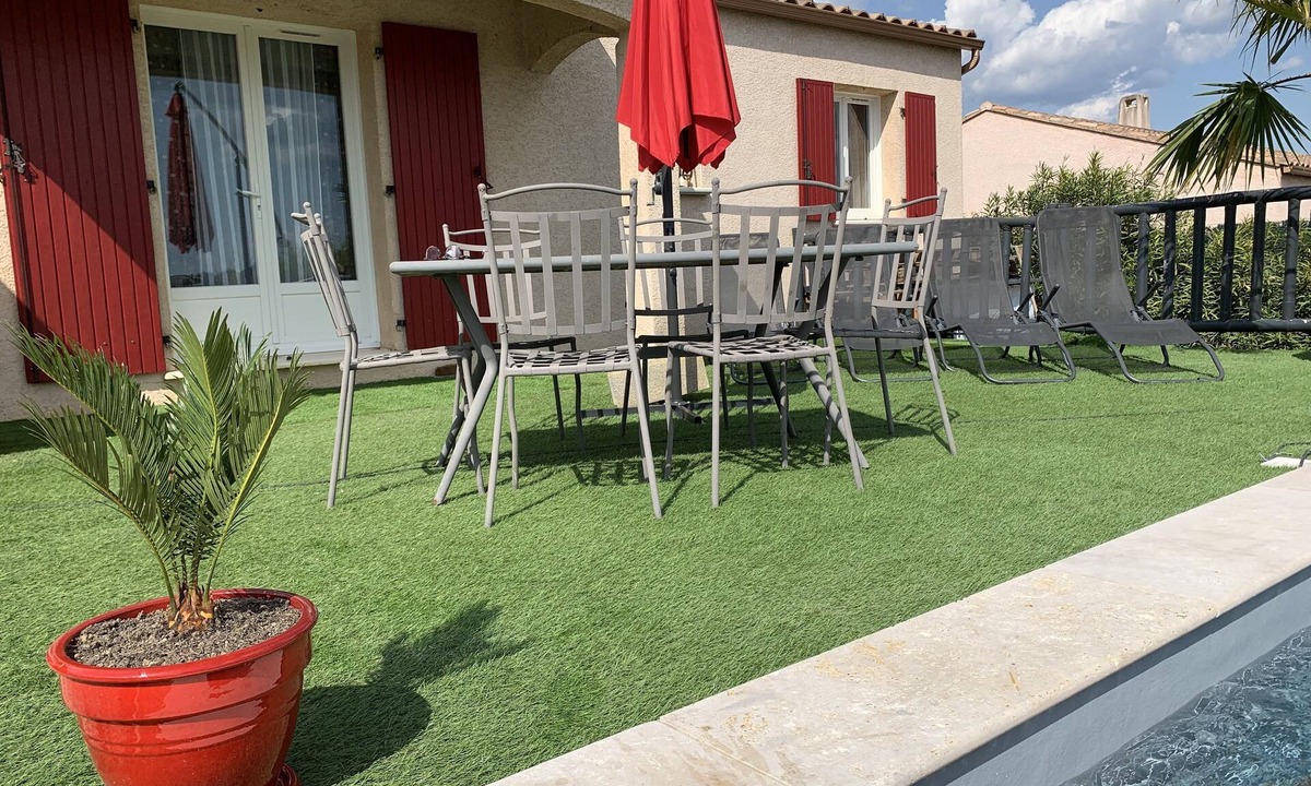 Allegre Les Fumades House | Quiet villa between Gard and Ardèche
