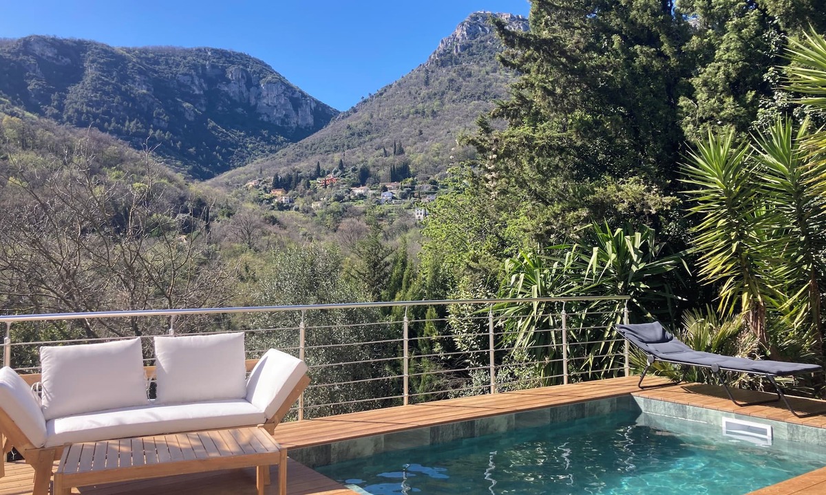 Tourrettes-sur-Loup Villa | QUIET VILLA BETWEEN SEA AND MOUNTAINS