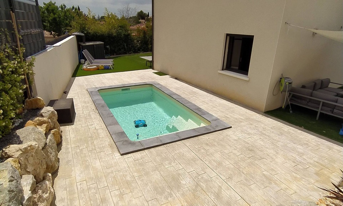 Vailhauques Villa | Quiet villa with pool between sea and river