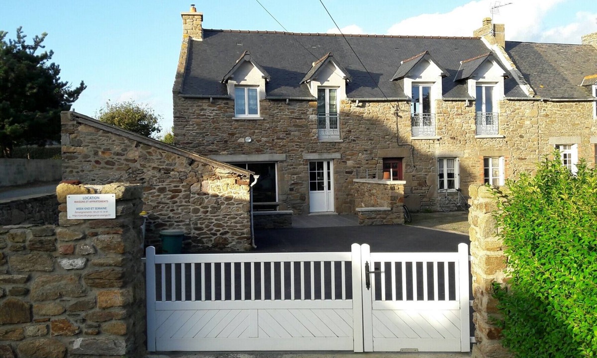 Cancale House | quiet warm house renovated 200 m from the sea-port range