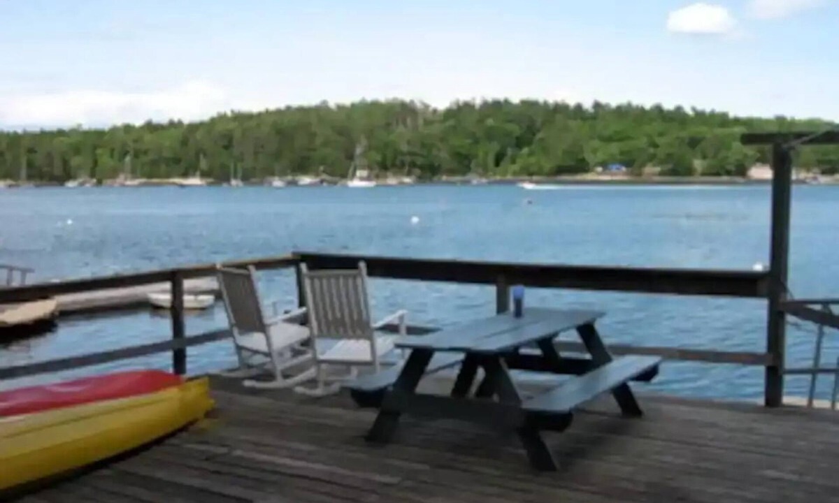 Mac Mahan Cottage | Quiet Waterfront Cottage on coven