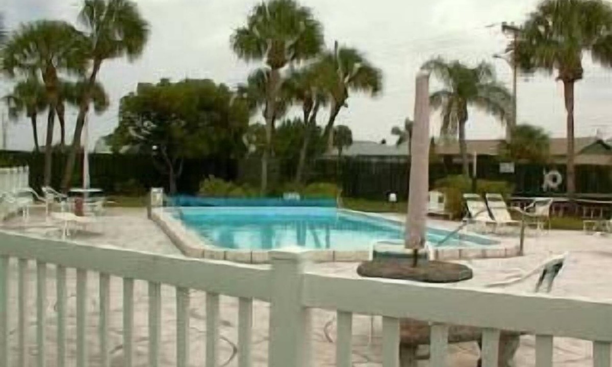 Apollo Beach Condo | Quiet Waterfront View Condo-New Appliances! Remodeled Baths!