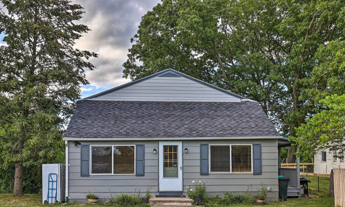 Waterport House | Quiet Waterport Getaway w/ Fire Pit & River Views!