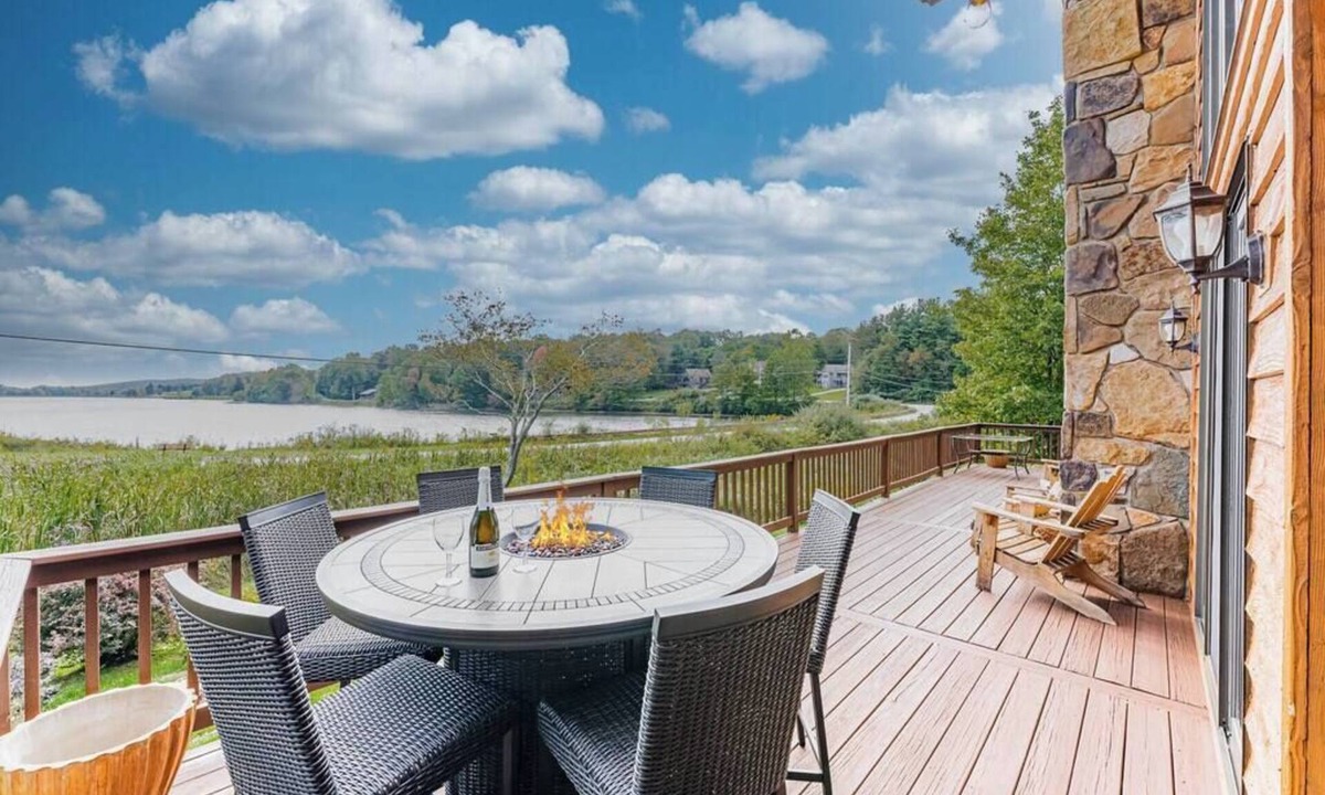 Alpine Lake House | Quiet Waters LakeFront Escape
