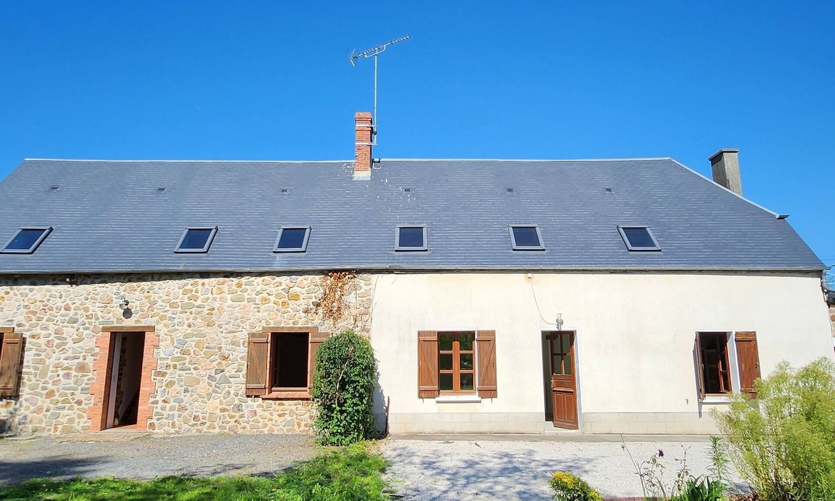 Le Hommet-d'Arthenay House | Quietly, ideally located in the center of Cotentin