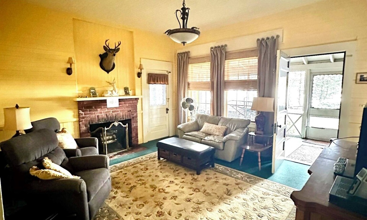 Holderness Cabin | Quintessential Cabin on Squam Lake