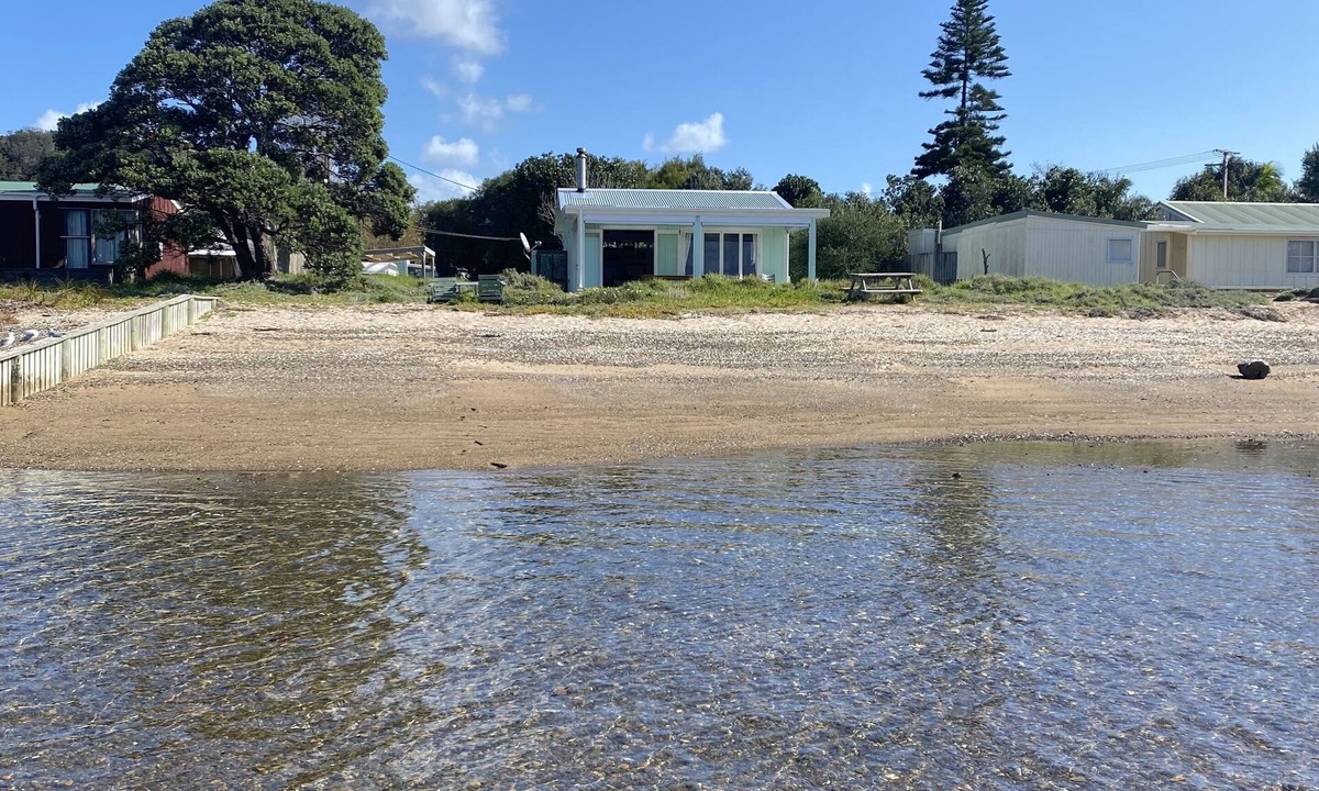 Pataua House | Quintessential kiwi beach holiday