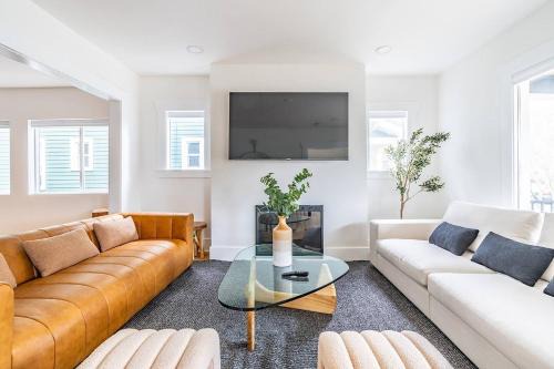 East Queen Anne House | Quintessential Queen Anne charmer w 7Beds4Baths