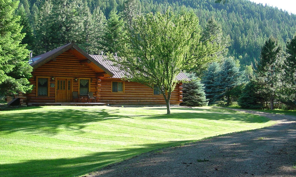 Libby House | Quintessential Riverfront Montana Log Home Experience