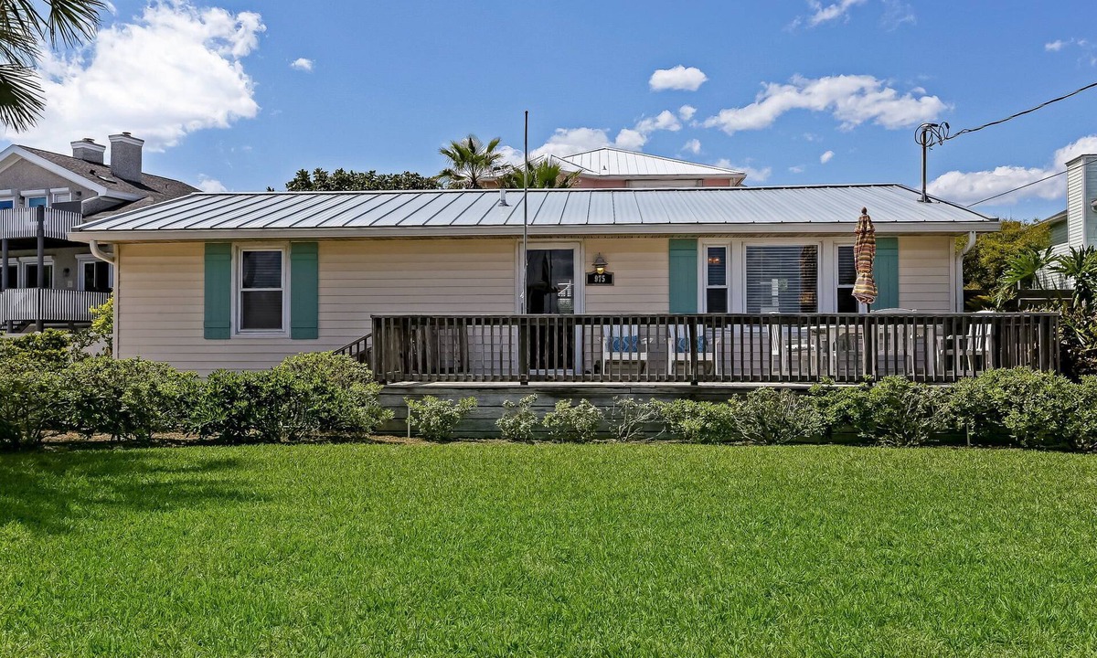 Ocean Cay Cottage | Quintessential Beach Cottage, STEPS From The Ocean, & WE LOVE PETS!