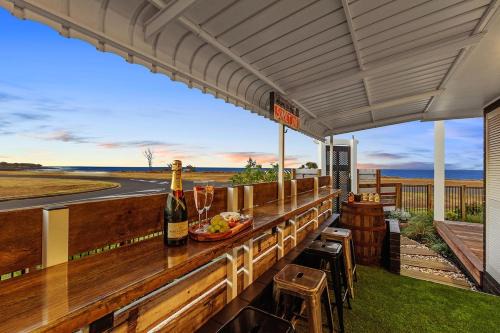 Burnett Heads House | Quirky Black Shack