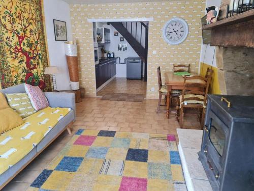 Montauriol House | Quirky rustic cottage perfect for a getaway for 2