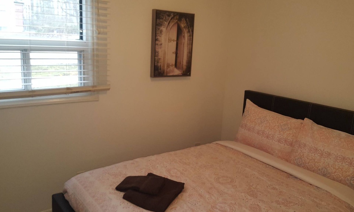 Newmarket House | Quite Aprt. close to everything. Two Parking Spots