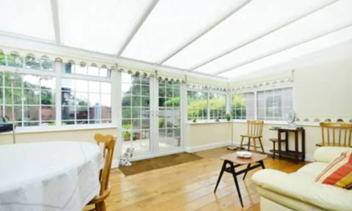 Acton Apartment | Quite Garden Flat with parking