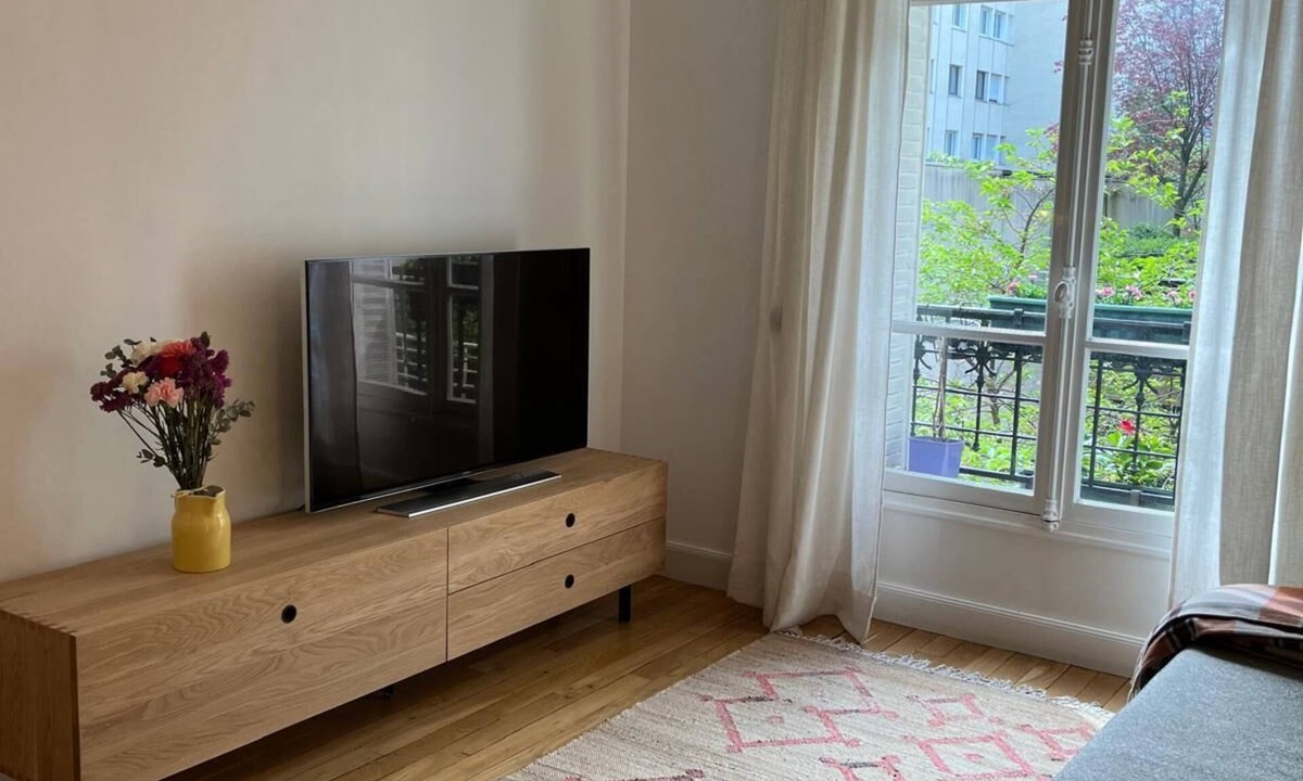 Epinettes Apartment | Quite, Lovely Apartment in Paris