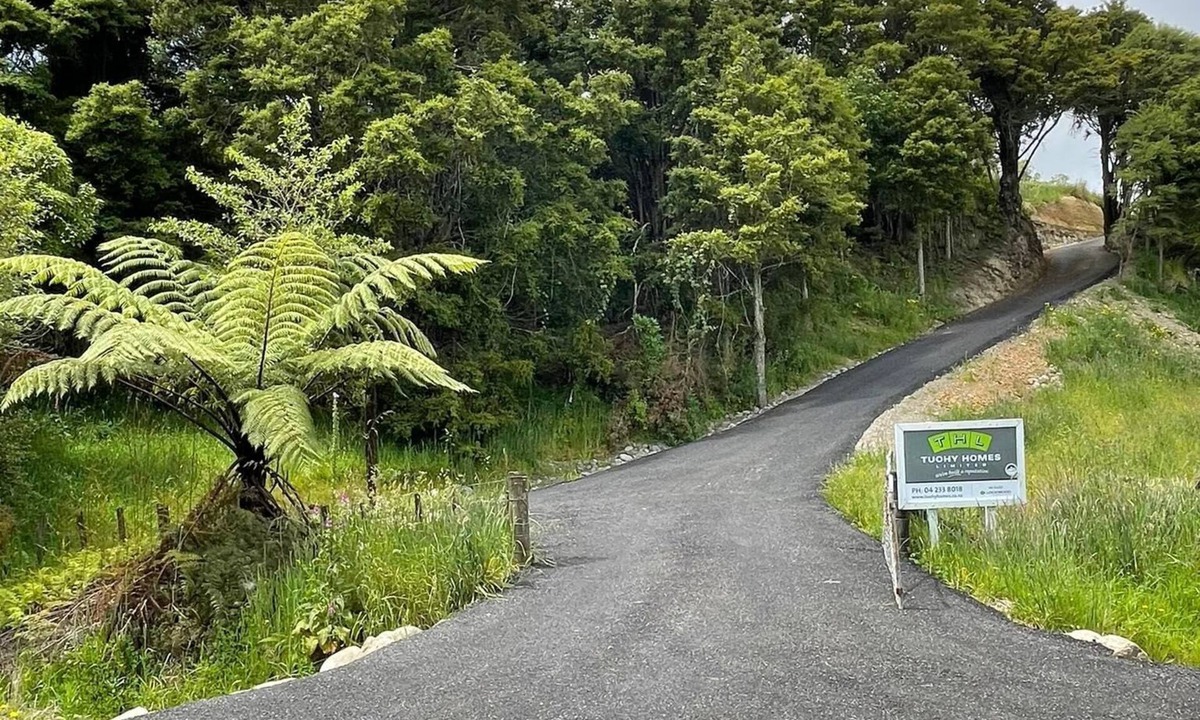 Tararua Forest Park House | Quite Private close to cafes beach river