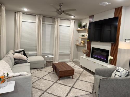 Red Oak House | Quite Red Oak Getaway, Pet Friendly, Gameroom