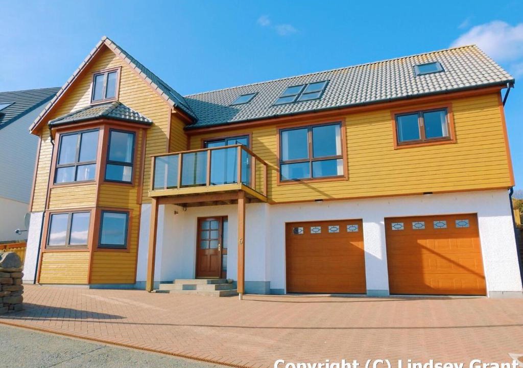 Lerwick House | Quoys Self Catering