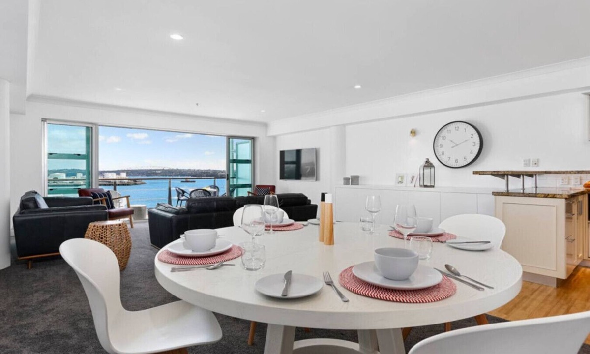 Auckland Central Business District Apartment | QV Stays Harbourfront Escape