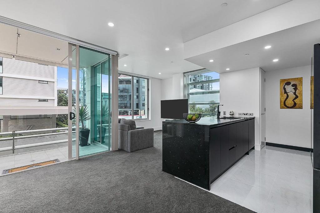 Auckland Central Business District Apartment | QV Stays Upscale Modern Viaduct Haven