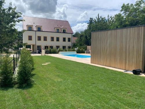 Magny-le-Hongre House | Réf 1 Studio avec piscine à 5 minutes de Disneyland