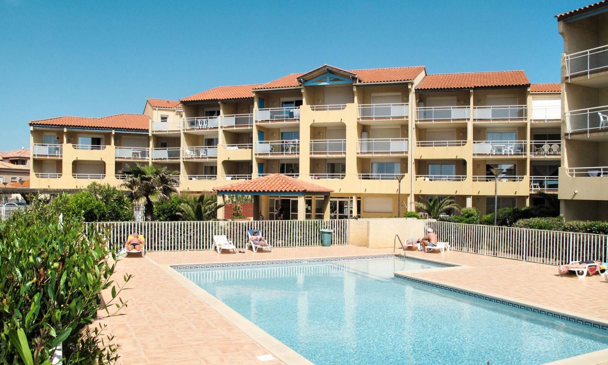 Valras-Plage Apartment | Résidence Alizéa by Interhome