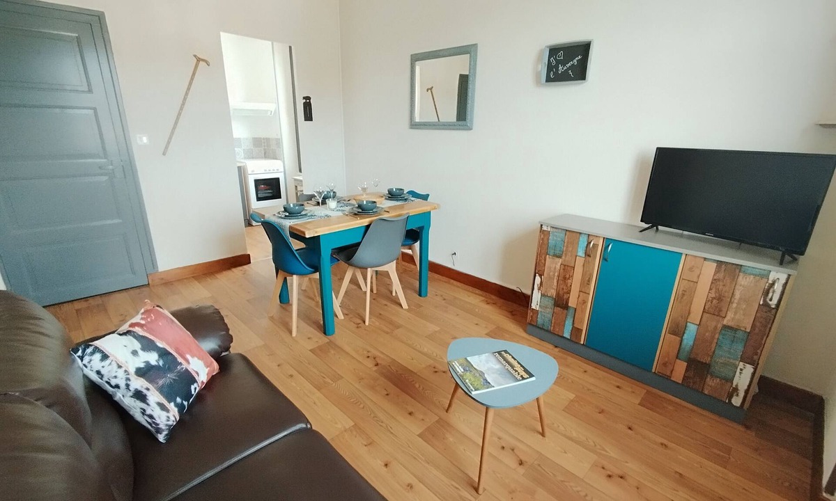 Jassat Apartment | Résidence de Michèle Meublé de 45m² Pour 2 Adultes + 2 Enfant Jardin et Parking