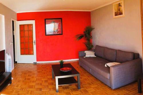 Saint-Priest Apartment | Résidence du Parc de Lyon Est 102m2 pkg free