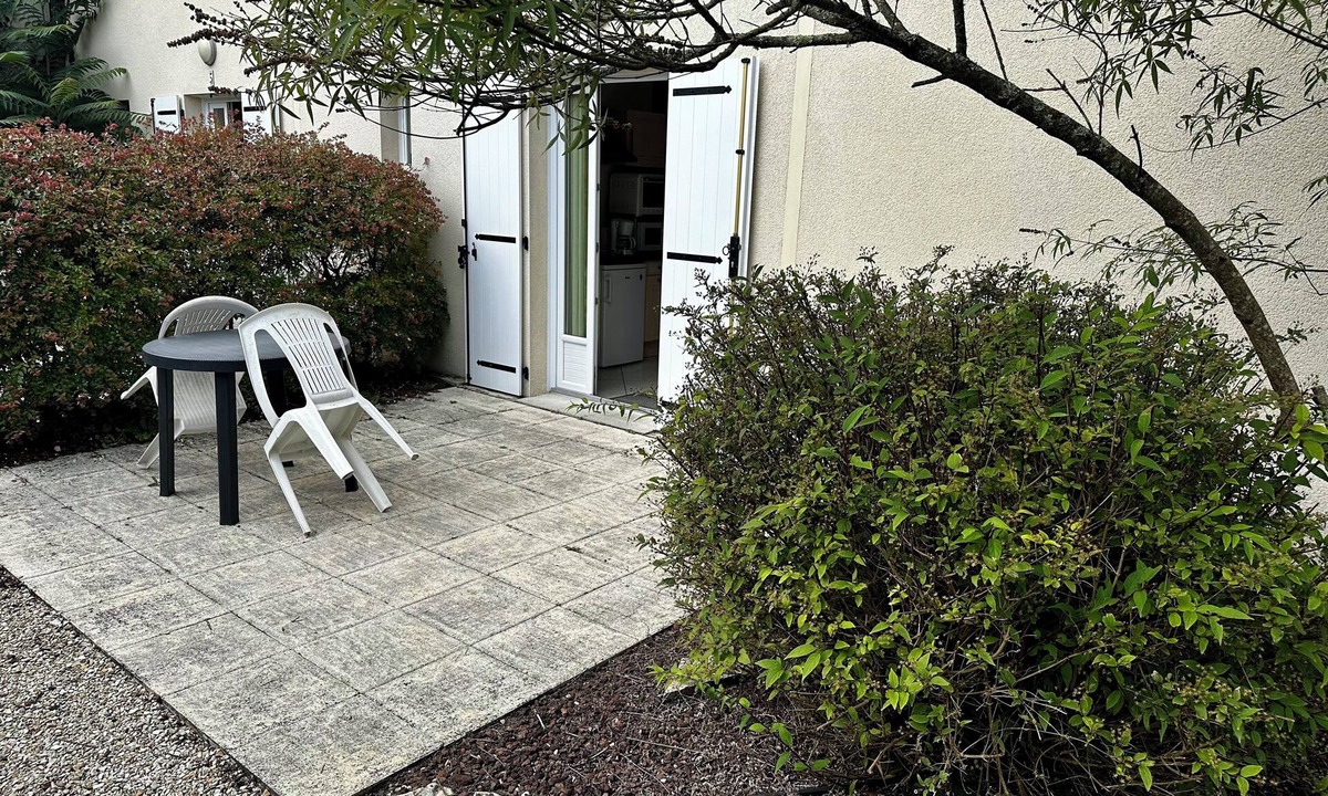 Jonzac Apartment | Résidence Les Roussets