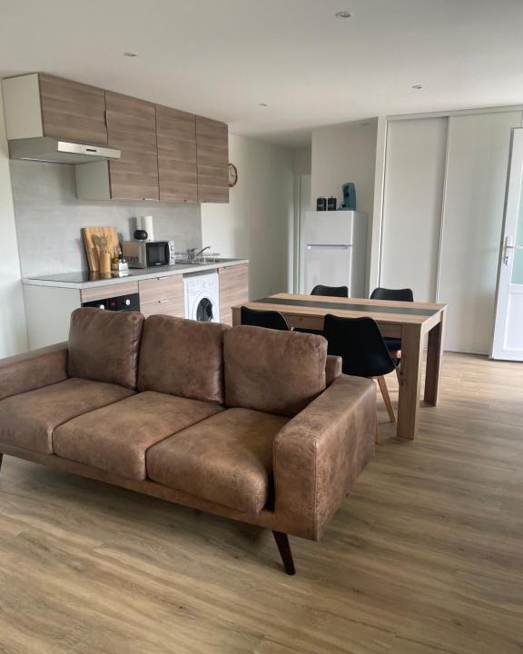 Venissieux Apartment | Résidence Pelloutier A